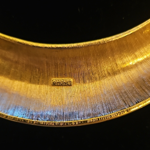 Monet Crescent Necklace with Interlaced Accent. - Picture 2 of 4